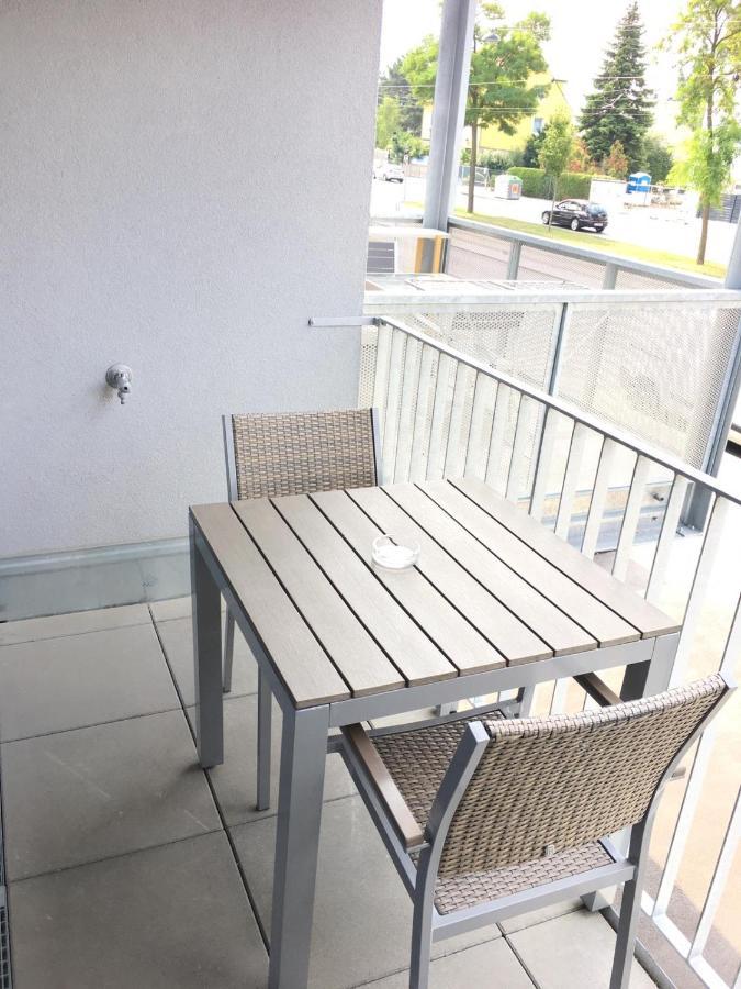 Red Flower Apartment With Pool - 5 Min To Lake Виена Екстериор снимка