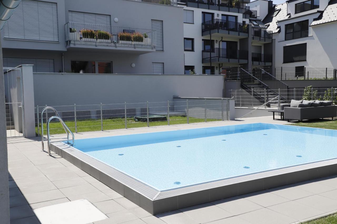 Red Flower Apartment With Pool - 5 Min To Lake Виена Екстериор снимка