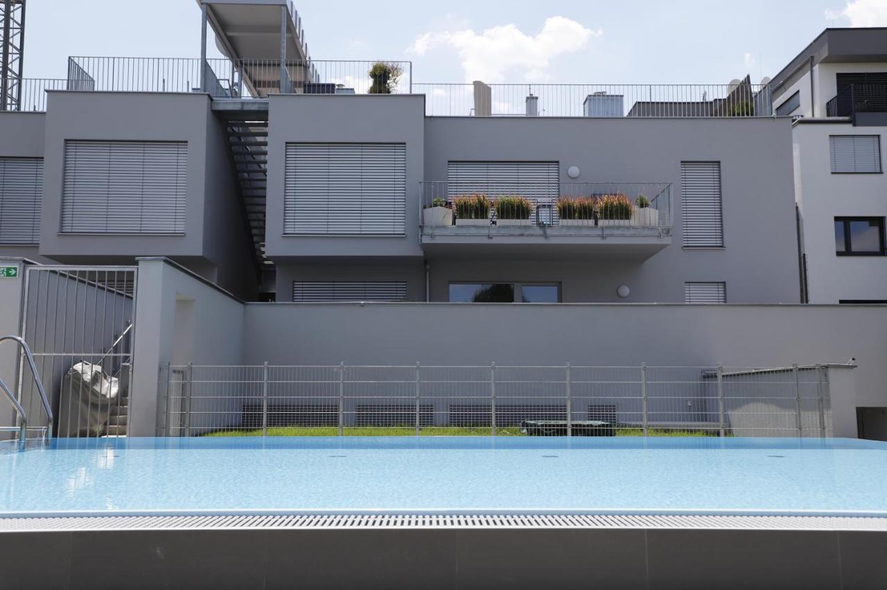 Red Flower Apartment With Pool - 5 Min To Lake Виена Екстериор снимка