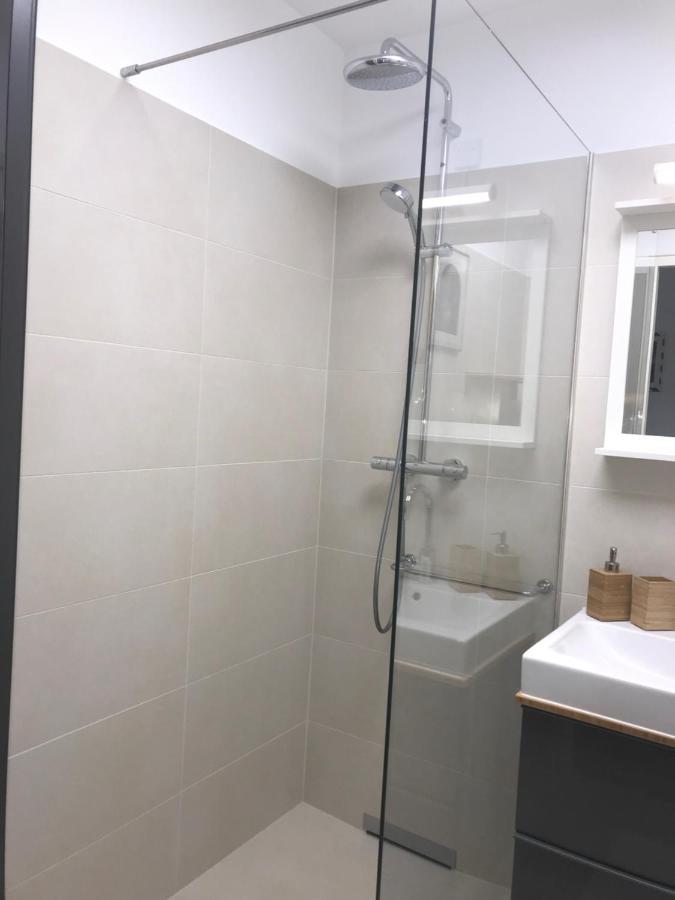 Red Flower Apartment With Pool - 5 Min To Lake Виена Екстериор снимка